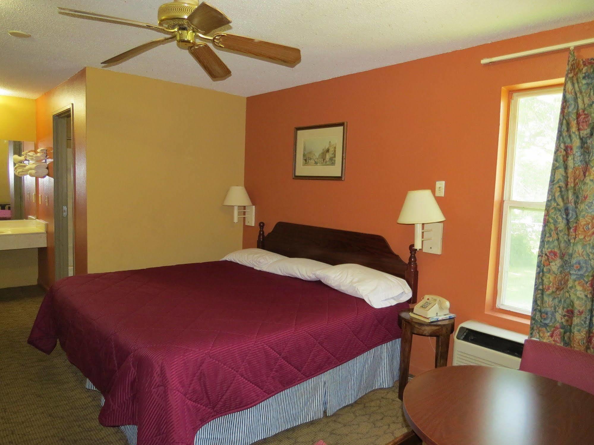 First Western Inn Caseyville Exterior photo